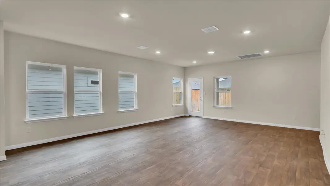 Spacious, unfurnished interior of a new home in Carillon, Manor (Image 11). Spacious, unfurnished interior of a new home in Carillon, Manor (Image 11).