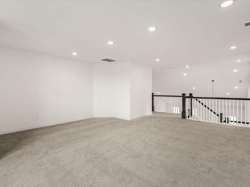 Spacious, unfurnished interior of a new home in Benders Cove, Mount Juliet (Image 40).