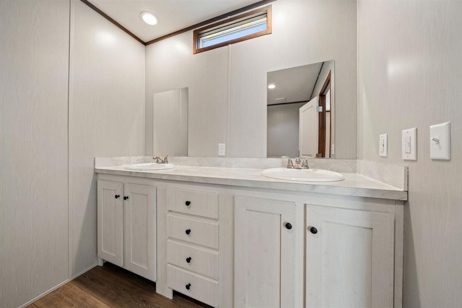 Furnished interior view inside a new home in , Gun Barrel City (Image 7).