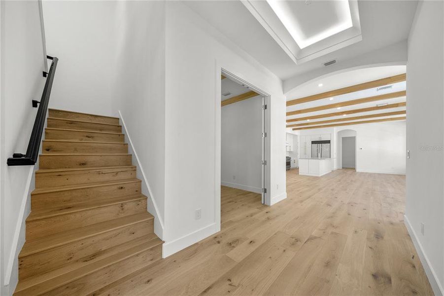 Spacious, unfurnished interior of a new home in , Sarasota (Image 24).