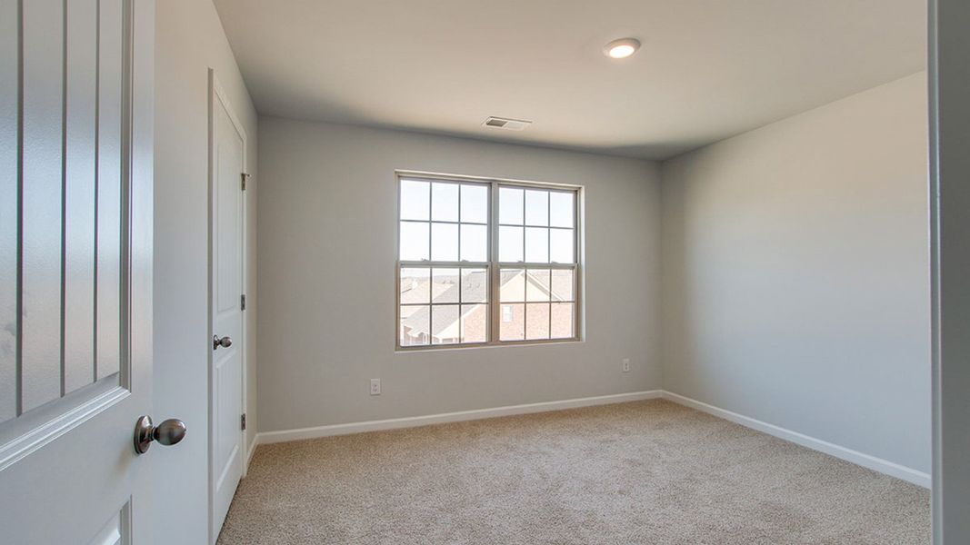 Spacious, unfurnished interior of a new home in Woodbridge Glen Single Family, Lebanon (Image 26).