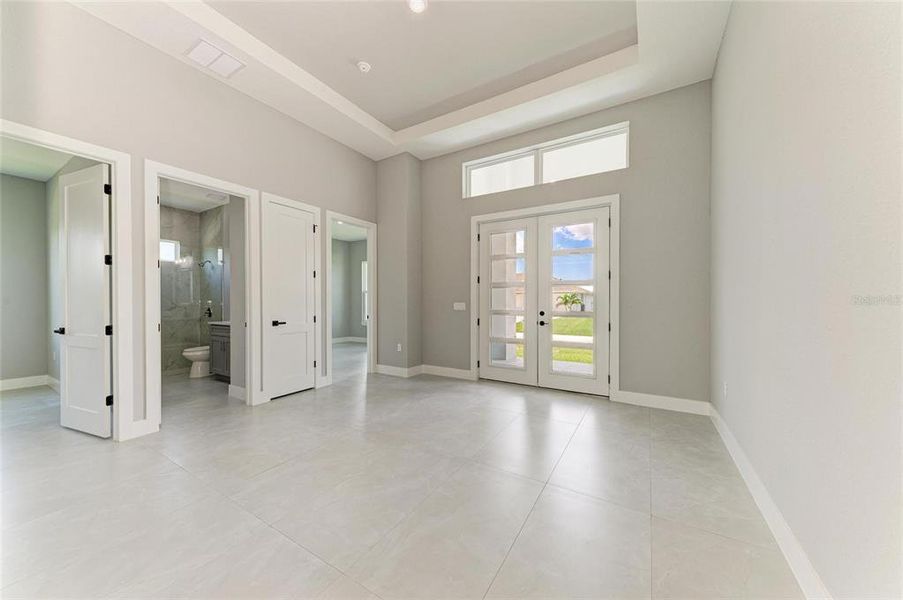 Spacious, unfurnished interior of a new home in , Port Charlotte (Image 24).