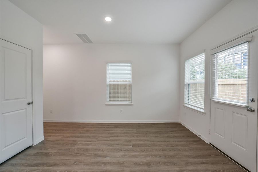 Spacious, unfurnished interior of a new home in , Houston (Image 15).