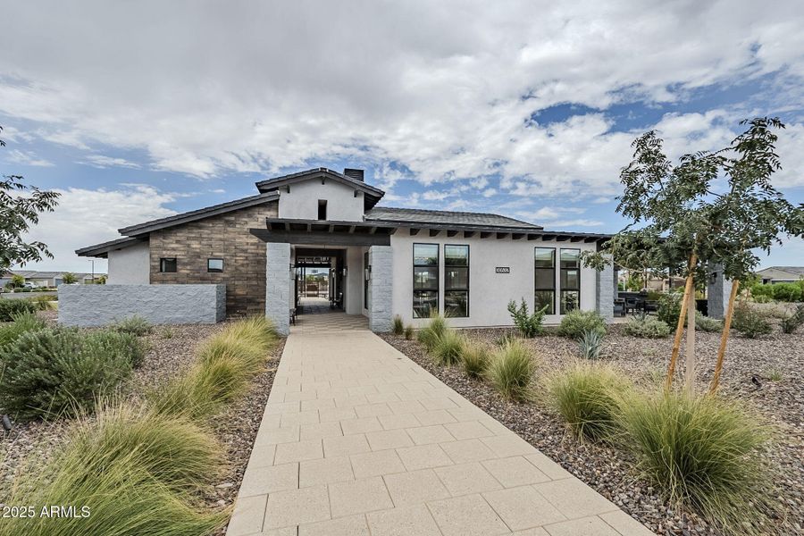 64-web-or-mls-Bee-10 64-web-or-mls-Bee-10