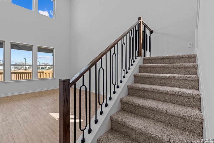 Spacious, unfurnished interior of a new home in Lily Springs, Seguin (Image 25).