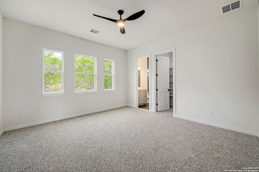 Spacious, unfurnished interior of a new home in , Fischer (Image 14).