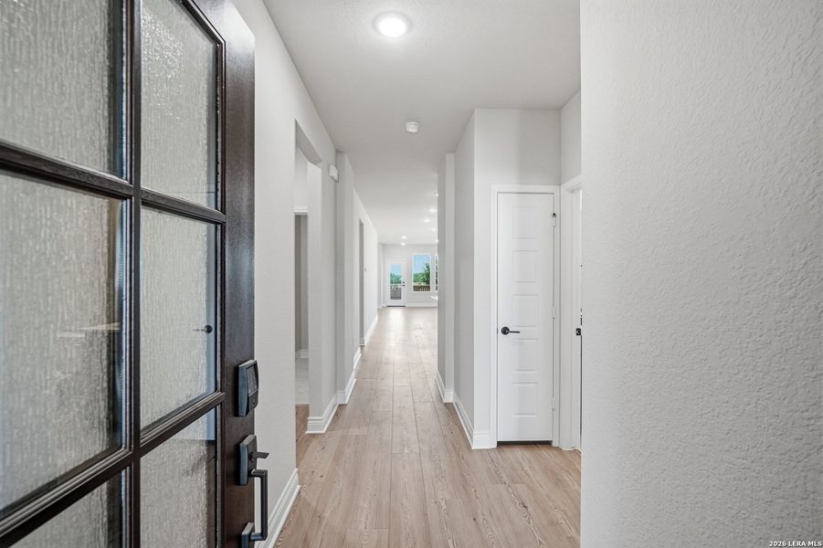 Spacious, unfurnished interior of a new home in Bison Ridge, San Antonio (Image 36). Spacious, unfurnished interior of a new home in Bison Ridge, San Antonio (Image 36).