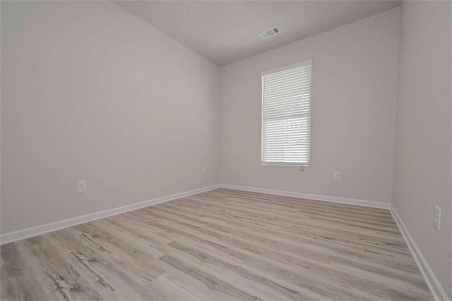 Spacious, unfurnished interior of a new home in Deer Creek, Temple (Image 22).