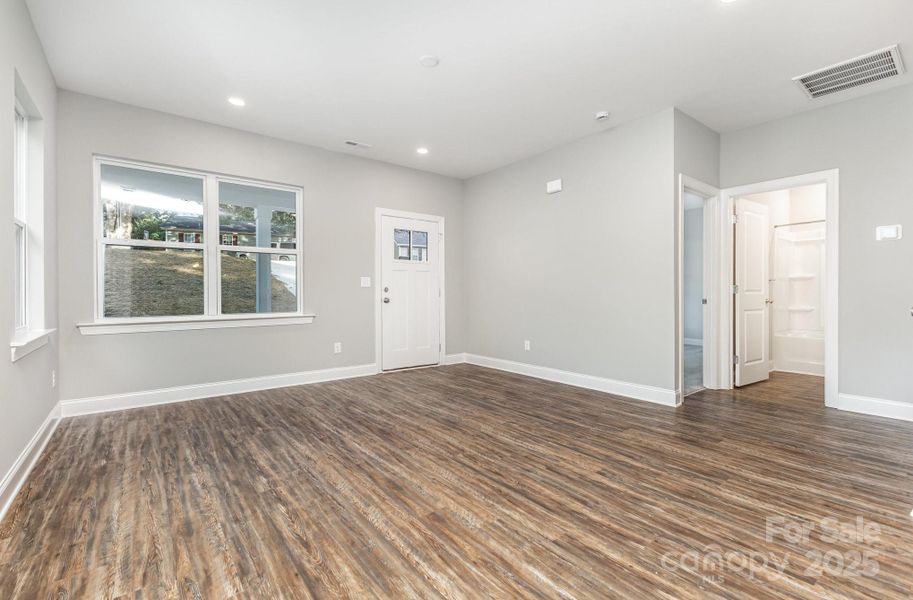 Spacious, unfurnished interior of a new home in , Gastonia (Image 13).