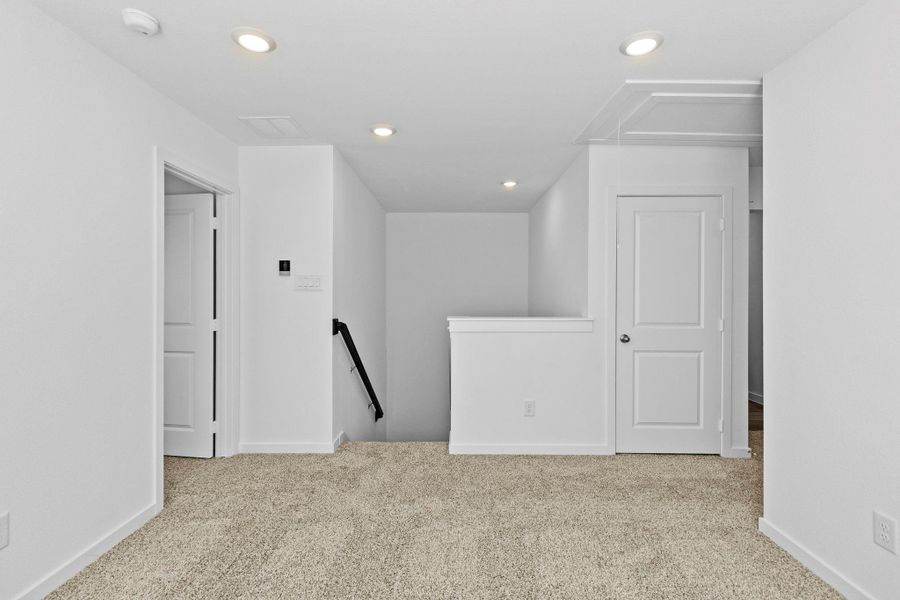 Spacious, unfurnished interior of a new home in Grand West, Houston (Image 15).