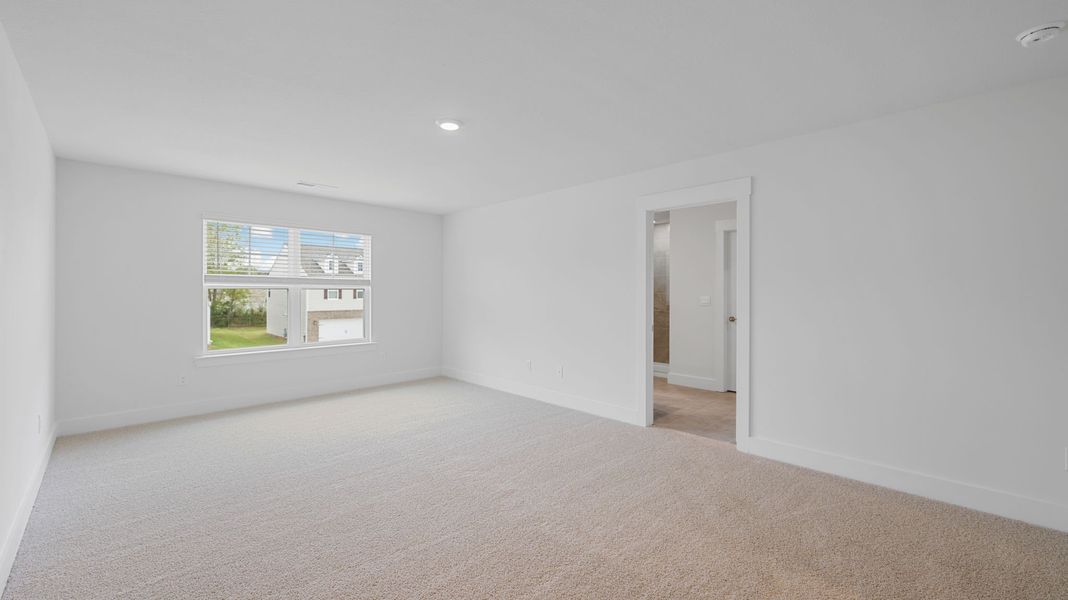 Spacious, unfurnished interior of a new home in Harbor Crest, Ooltewah (Image 18).