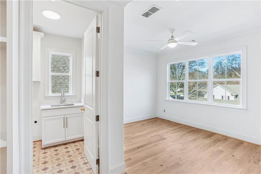 Spacious, unfurnished interior of a new home in , Marietta (Image 25).