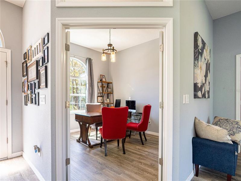 Furnished interior view inside a new home in , Dunnellon (Image 13).