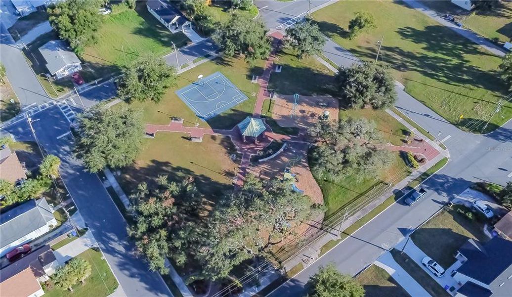 Community amenities in , Lakeland (Image 16).