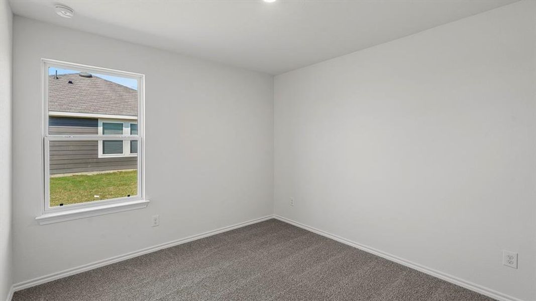 Spacious, unfurnished interior of a new home in Bluff Springs, Ferris (Image 31).