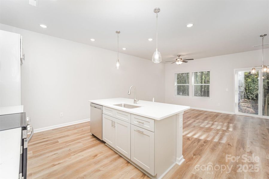 Photos of 2713 New Pineola Rd