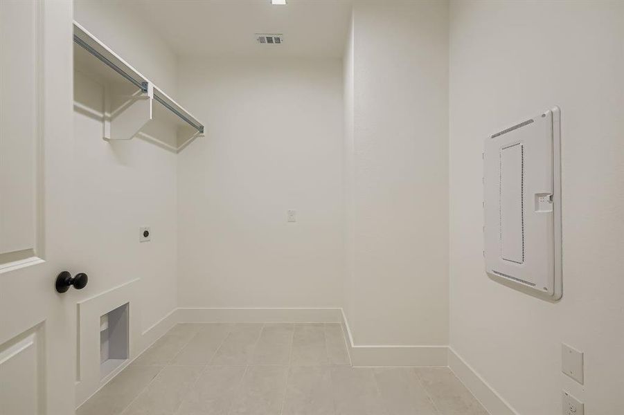 Spacious, unfurnished interior of a new home in Wellington, Fort Worth (Image 21).