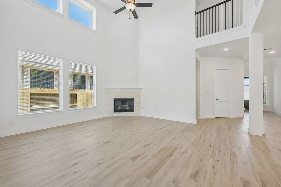 Spacious, unfurnished interior of a new home in Wood Leaf Reserve, Tomball (Image 19). Spacious, unfurnished interior of a new home in Wood Leaf Reserve, Tomball (Image 19).