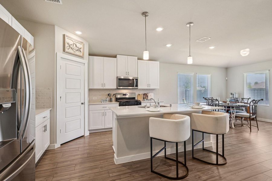 Furnished interior view inside a new home in Sundance Cove - Classic Series, Crosby (Image 25). Furnished interior view inside a new home in Sundance Cove - Classic Series, Crosby (Image 25).