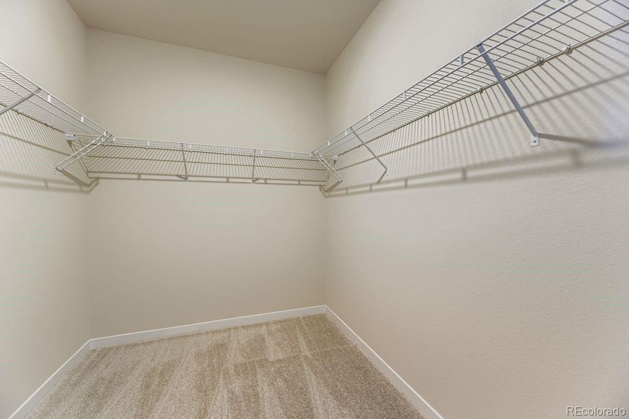 Sierra Primary Closet