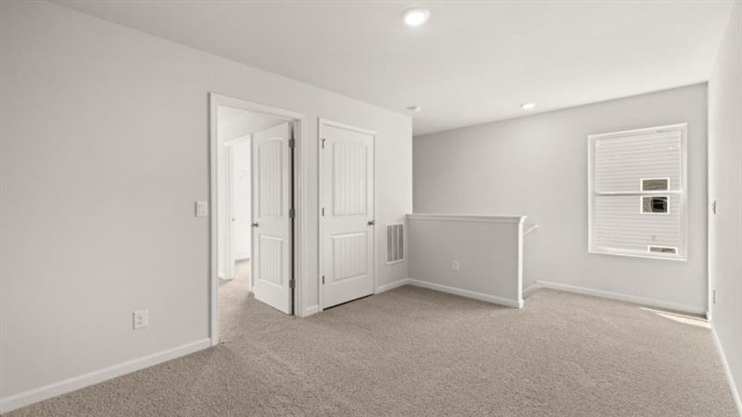 Spacious, unfurnished interior of a new home in Sheffield Highlands, Dallas (Image 25).