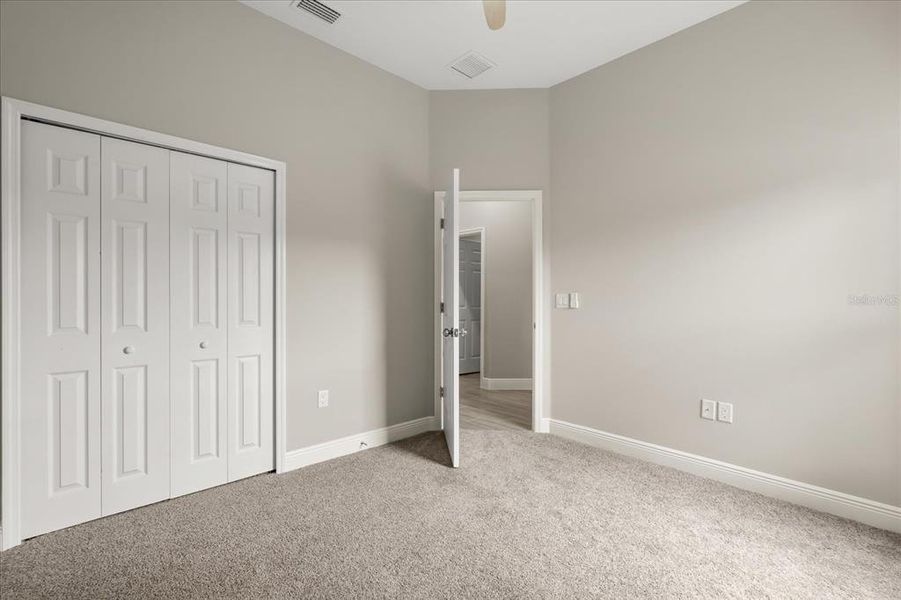 Spacious, unfurnished interior of a new home in , Lake Alfred (Image 15).