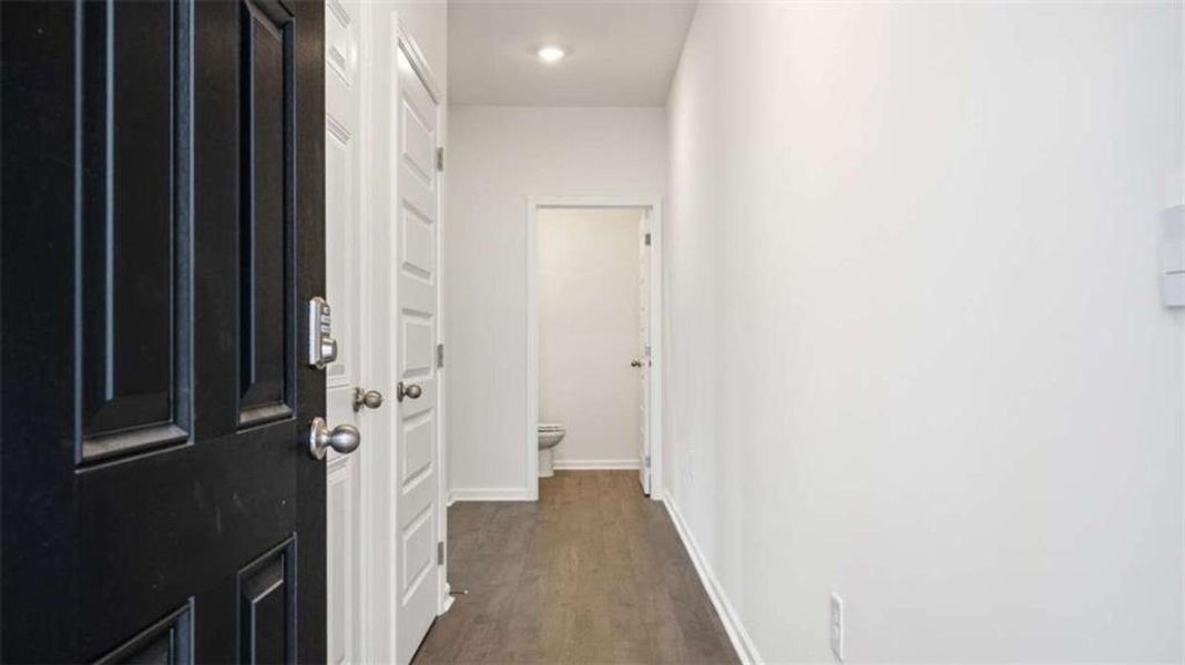 Spacious, unfurnished interior of a new home in Inverness at Sugarloaf, Lawrenceville (Image 20).
