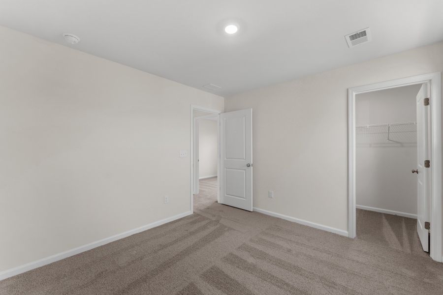 Spacious, unfurnished interior of a new home in Fairview Falls, Chesnee (Image 30).