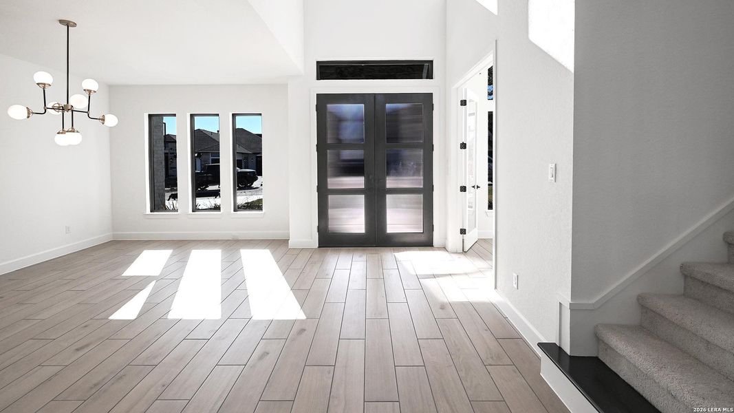 Spacious, unfurnished interior of a new home in Johnson Ranch, Bulverde (Image 28).