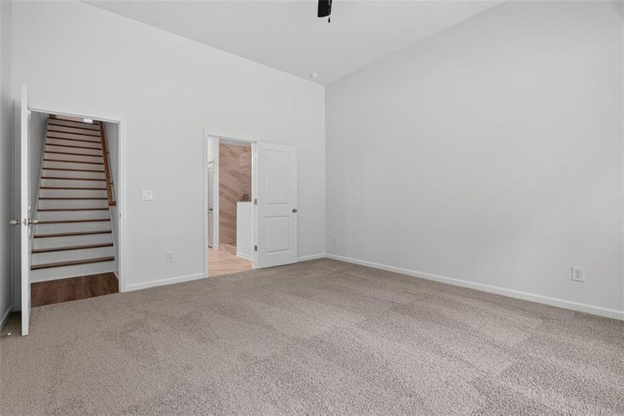 Spacious, unfurnished interior of a new home in , Athens (Image 37).