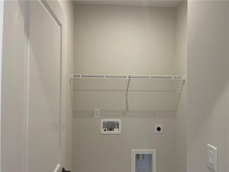 Spacious, unfurnished interior of a new home in , Gainesville (Image 35).