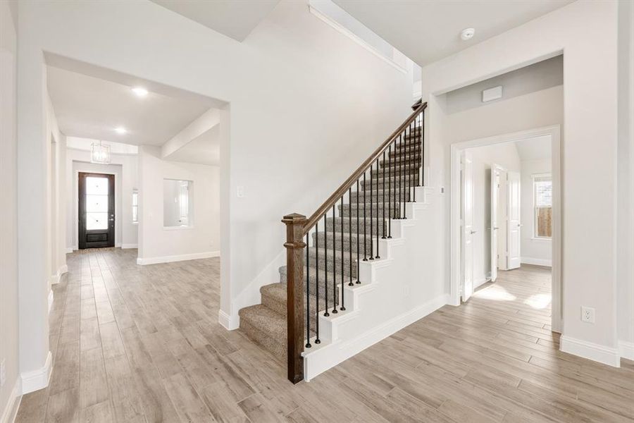 Spacious, unfurnished interior of a new home in Sonoma Verde, McLendon-Chisholm (Image 34).