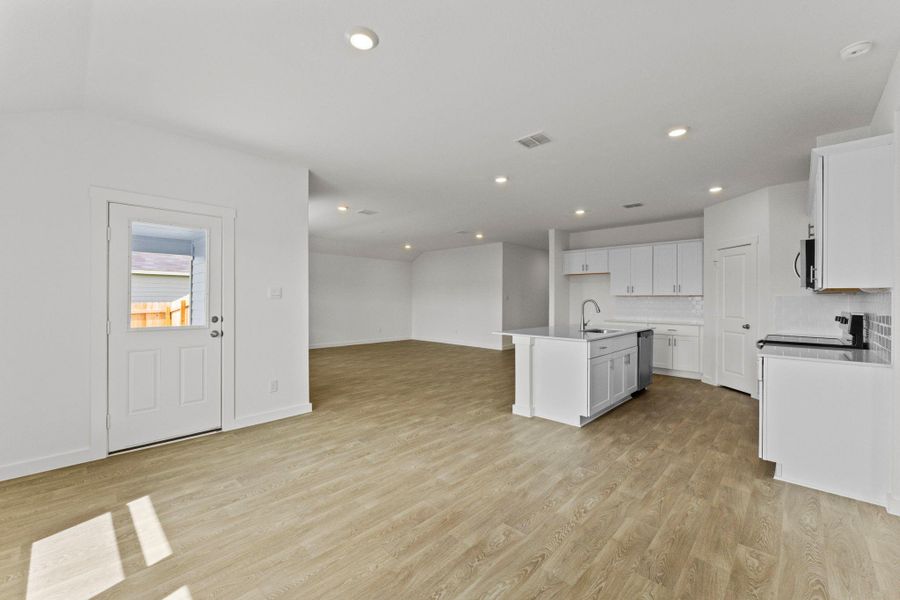 Spacious, unfurnished interior of a new home in Sonoma Oaks, Fredericksburg (Image 24). Spacious, unfurnished interior of a new home in Sonoma Oaks, Fredericksburg (Image 24).