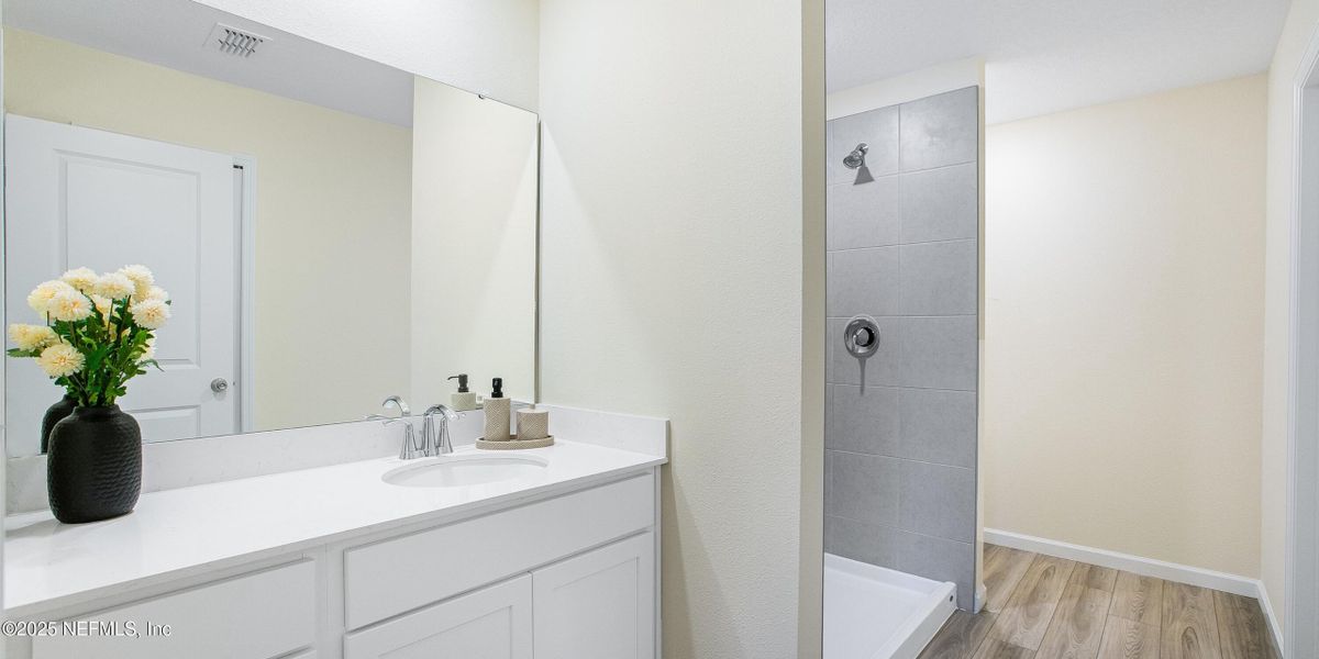 Furnished interior view inside a new home in Kings Preserve, Jacksonville (Image 10). Furnished interior view inside a new home in Kings Preserve, Jacksonville (Image 10).