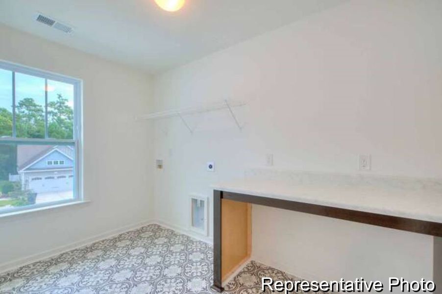 Spacious, unfurnished interior of a new home in Reedy Fork Middleton, Greensboro (Image 20).