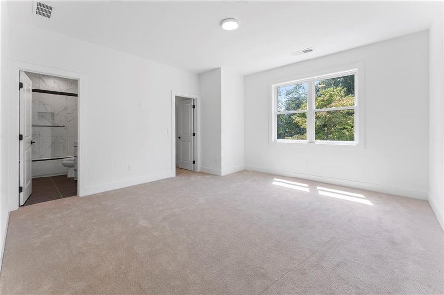 Spacious, unfurnished interior of a new home in , Marietta (Image 25).