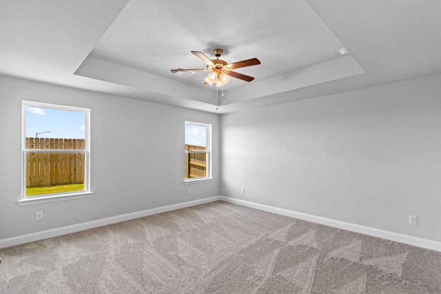 Spacious, unfurnished interior of a new home in River Ranch Trails, Dayton (Image 26).