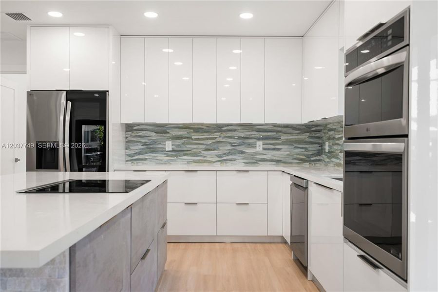 Furnished interior view inside a new home in , Key Largo (Image 10).