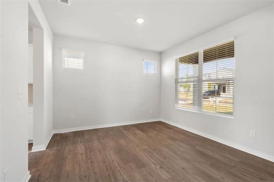 Spacious, unfurnished interior of a new home in Parkview Estates, South Fulton (Image 13).