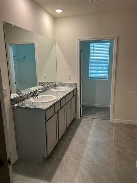 Furnished interior view inside a new home in Epperson, Wesley Chapel (Image 6).