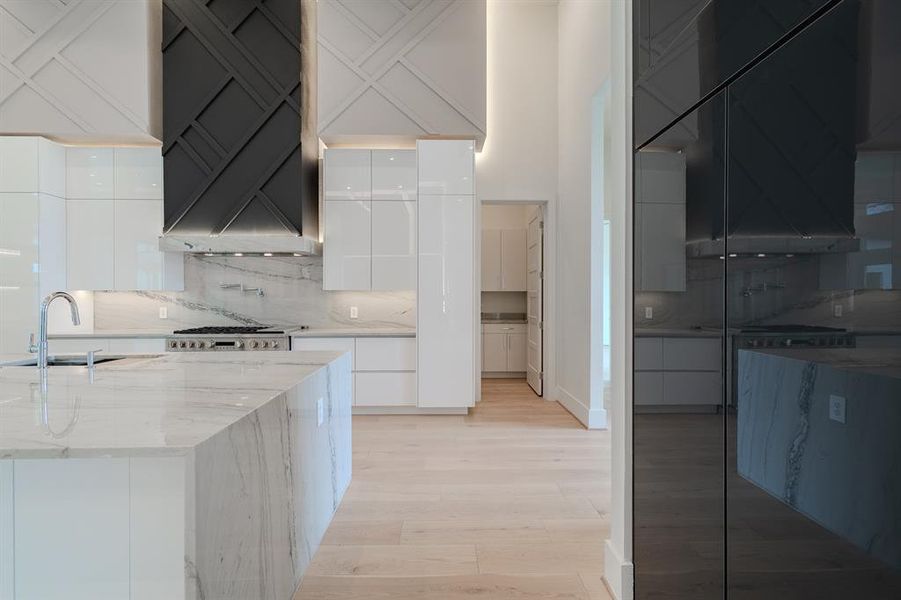 Furnished interior view inside a new home in , Dallas (Image 13).