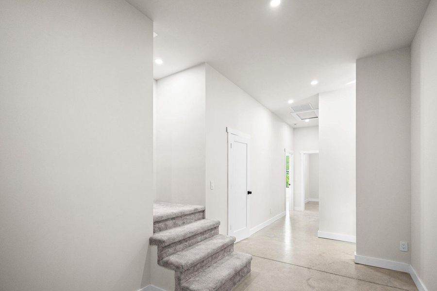 Spacious, unfurnished interior of a new home in , Loxahatchee (Image 16).