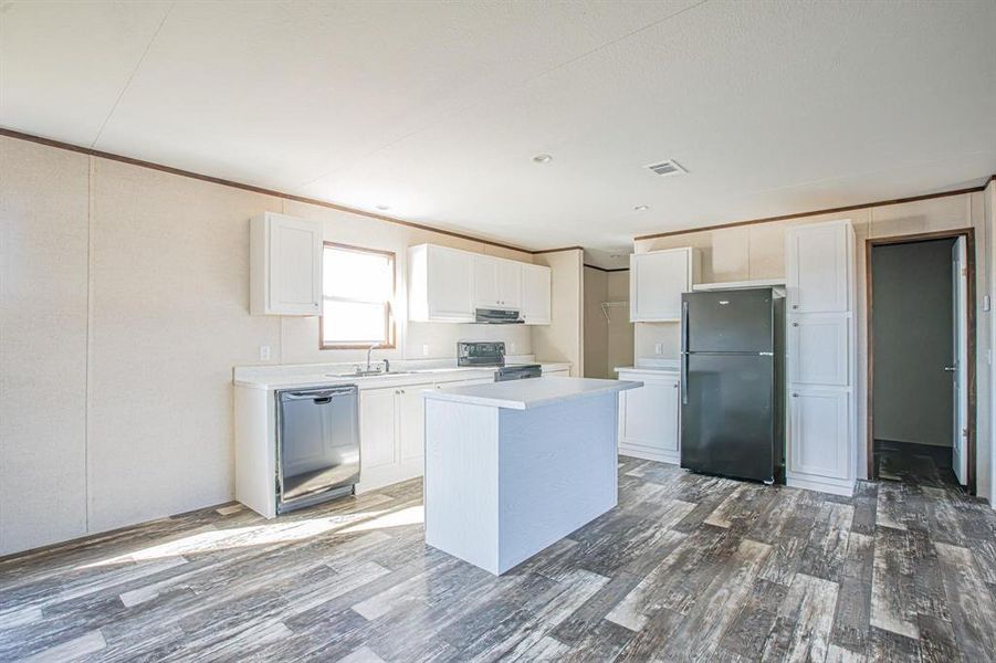 Furnished interior view inside a new home in , Bellevue (Image 5).