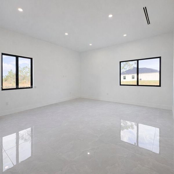Spacious, unfurnished interior of a new home in , Naples (Image 17).
