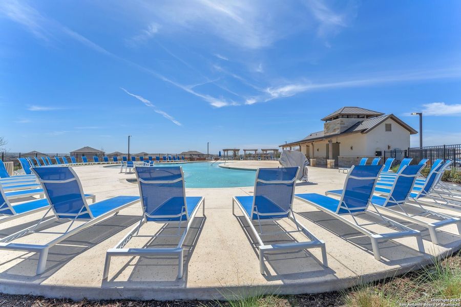 Community amenities in Cinco Lakes, San Antonio (Image 47). Community amenities in Cinco Lakes, San Antonio (Image 47).