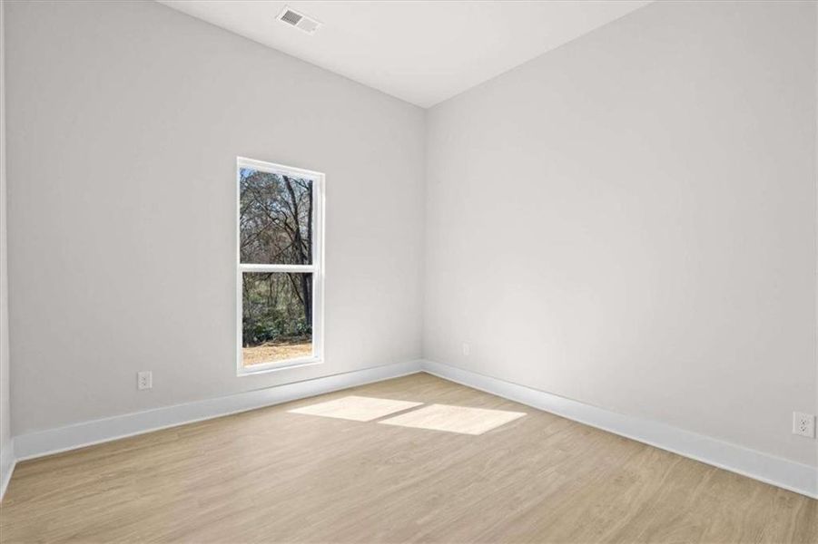 Spacious, unfurnished interior of a new home in , Temple (Image 32).