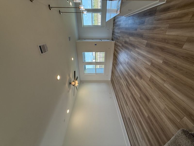 Spacious, unfurnished interior of a new home in Avery Centre, Round Rock (Image 7).