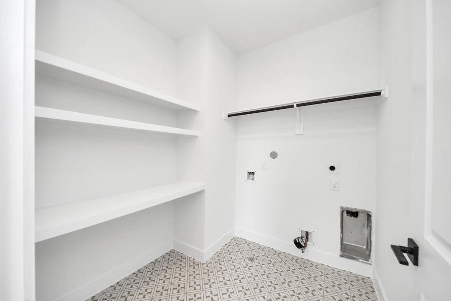 Spacious, unfurnished interior of a new home in , Houston (Image 18).