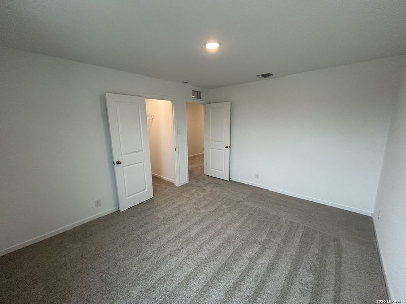 Spacious, unfurnished interior of a new home in Meadows at Hennersby Hollow 40's, San Antonio (Image 17). Spacious, unfurnished interior of a new home in Meadows at Hennersby Hollow 40's, San Antonio (Image 17).