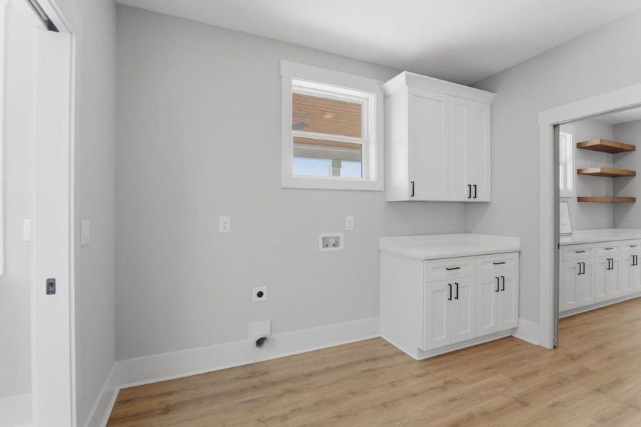 Furnished interior view inside a new home in , Senoia (Image 71).